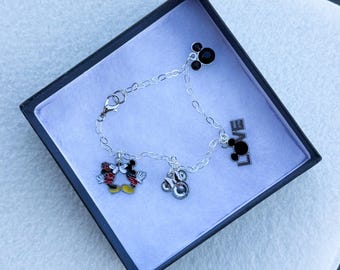 Pulsera con dije de Mickey Mouse en plata de ley