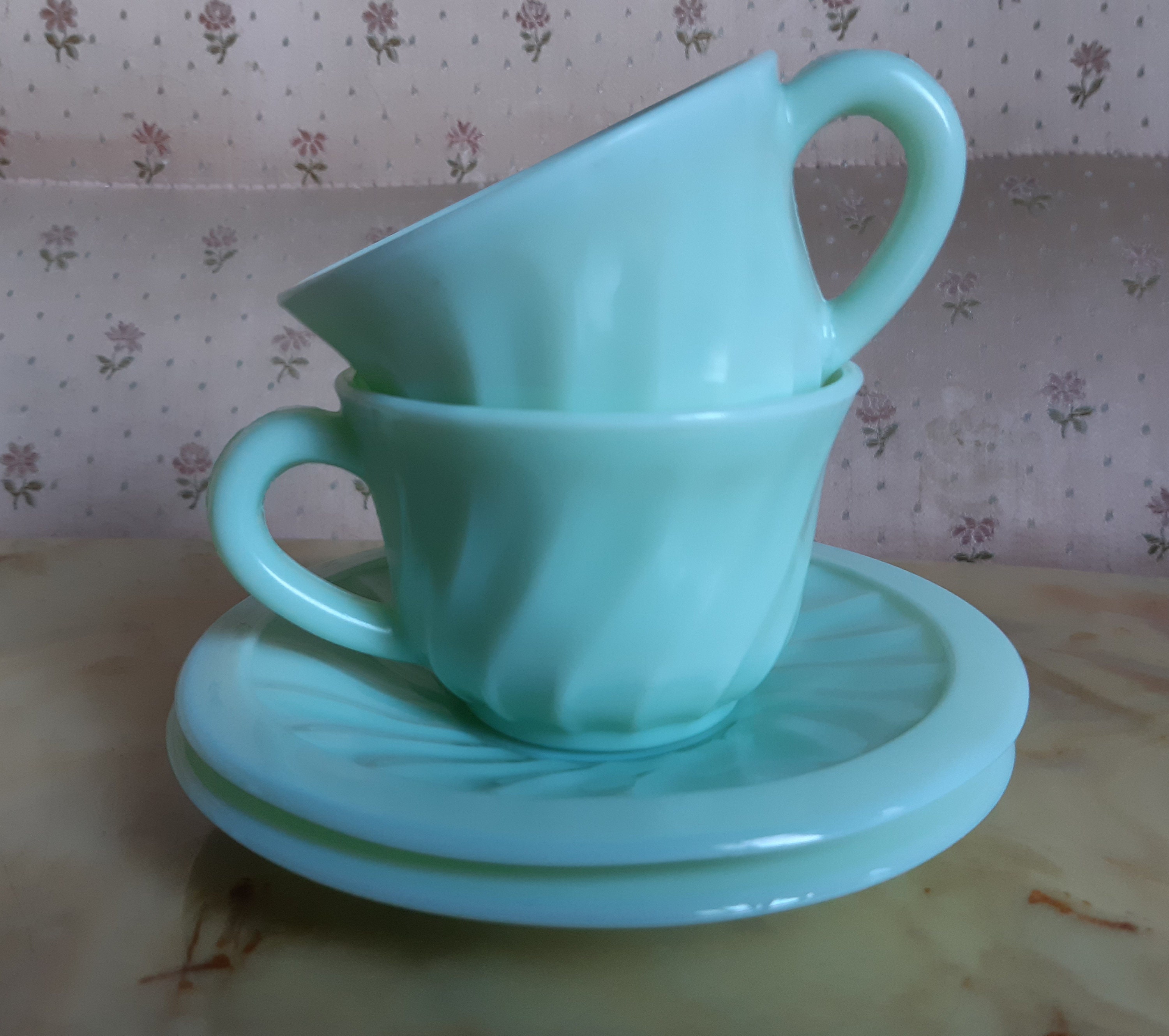 2 jadeite cups and saucers 1930s Art Déco France Etsy 日本