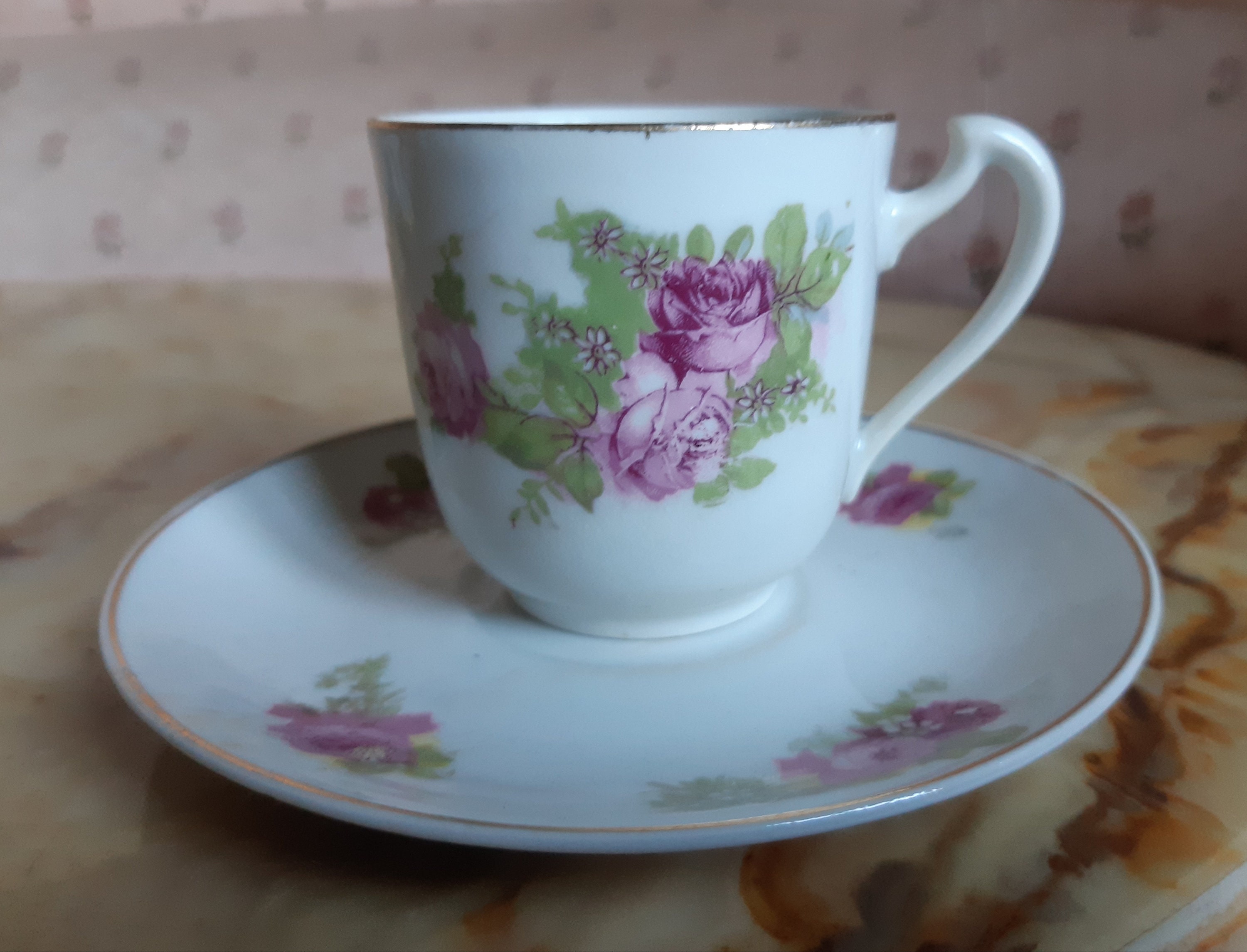 Jolie Tasse avec Soucoupe Porcelaine Limoges, France