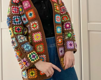 Cárdigan de abuela a crochet: Chaqueta de patchwork bohemia retro marrón, talla S/M