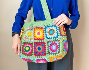 Crochet green tote bag, Christmas gift for her, Floral granny square bag, Daisy beach bag, Homemade boho bag, Cotton lined shoulder bag