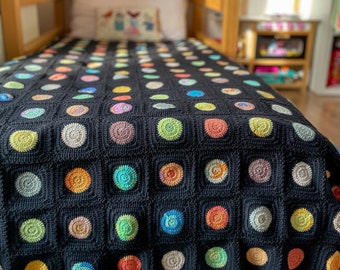 Crochet tie-dye circle granny square blanket, decorative colorful couch throw, space design afghan, galaxy blanket, kids room cotton blanket