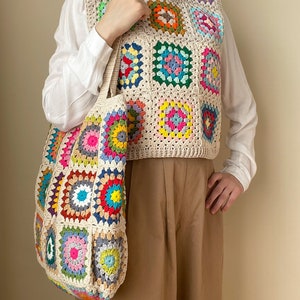 Crochet XL tote bag, Granny square shoulder bag, Cotton lined large tote bag, Retro floral afghan shoulder bag, Boho purse, Gift for mother image 2