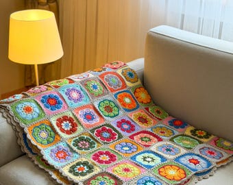 African Flower Crochet Blanket, Vintage Style Scallop Trim Throw