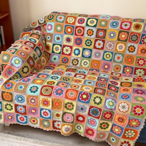 Gehaakte deken met Afrikaanse bloemen, beige geschulpte rand Vintage Afghan