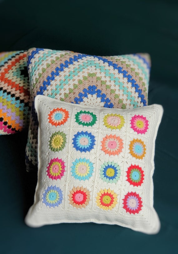 Crochet Starburst Granny Square Pillow Cover: Boho Floral Cushion