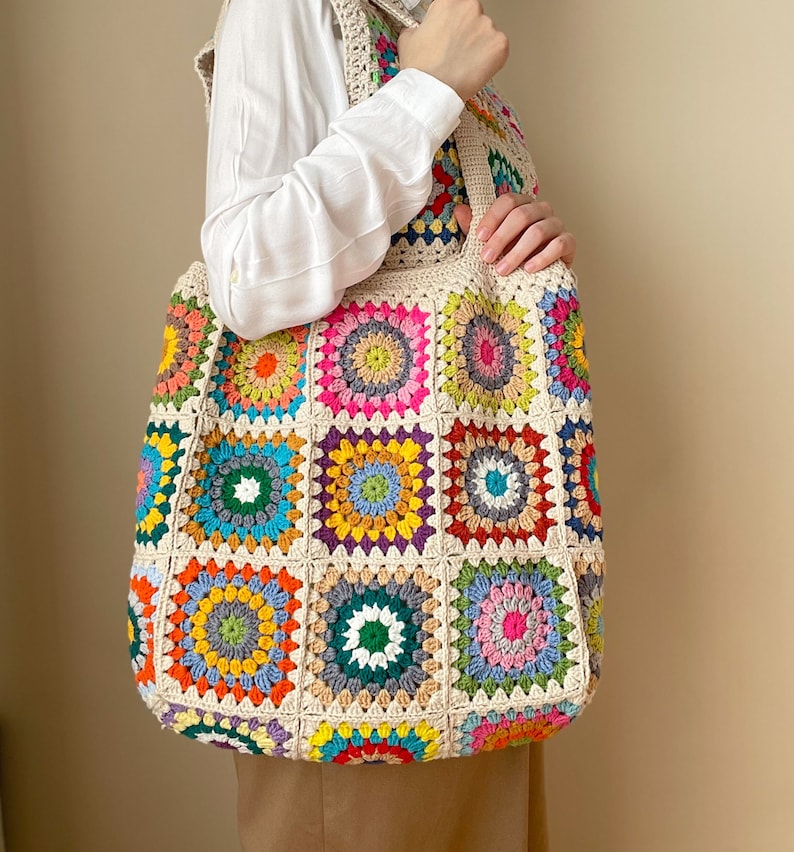 Crochet XL tote bag, Granny square shoulder bag, Cotton lined large tote bag, Retro floral afghan shoulder bag, Boho purse, Gift for mother image 10