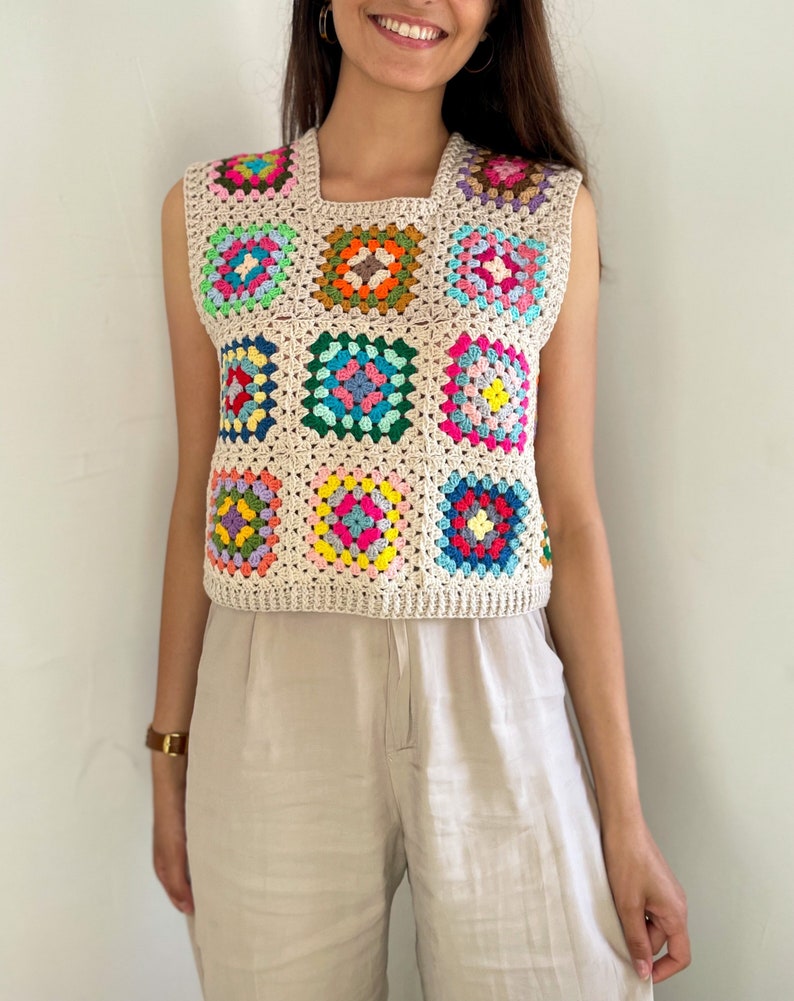 Top corto de ganchillo estilo abuela, chaleco afgano sin mangas Beige crop sweater