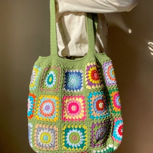 Bolso tote XL de ganchillo, bolso de hombro cuadrado de la abuela, bolso de mano grande forrado de algodón, bolso de hombro afgano floral retro, bolso Boho, regalo para la madre imagen 7