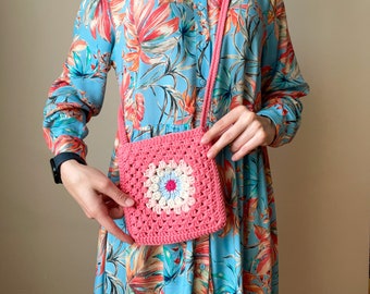 Crochet candy pink mini flower bag, Pink purse for women, Boho phone bag, Crossbody small bag, Retro phone holder, Valentine's day gift