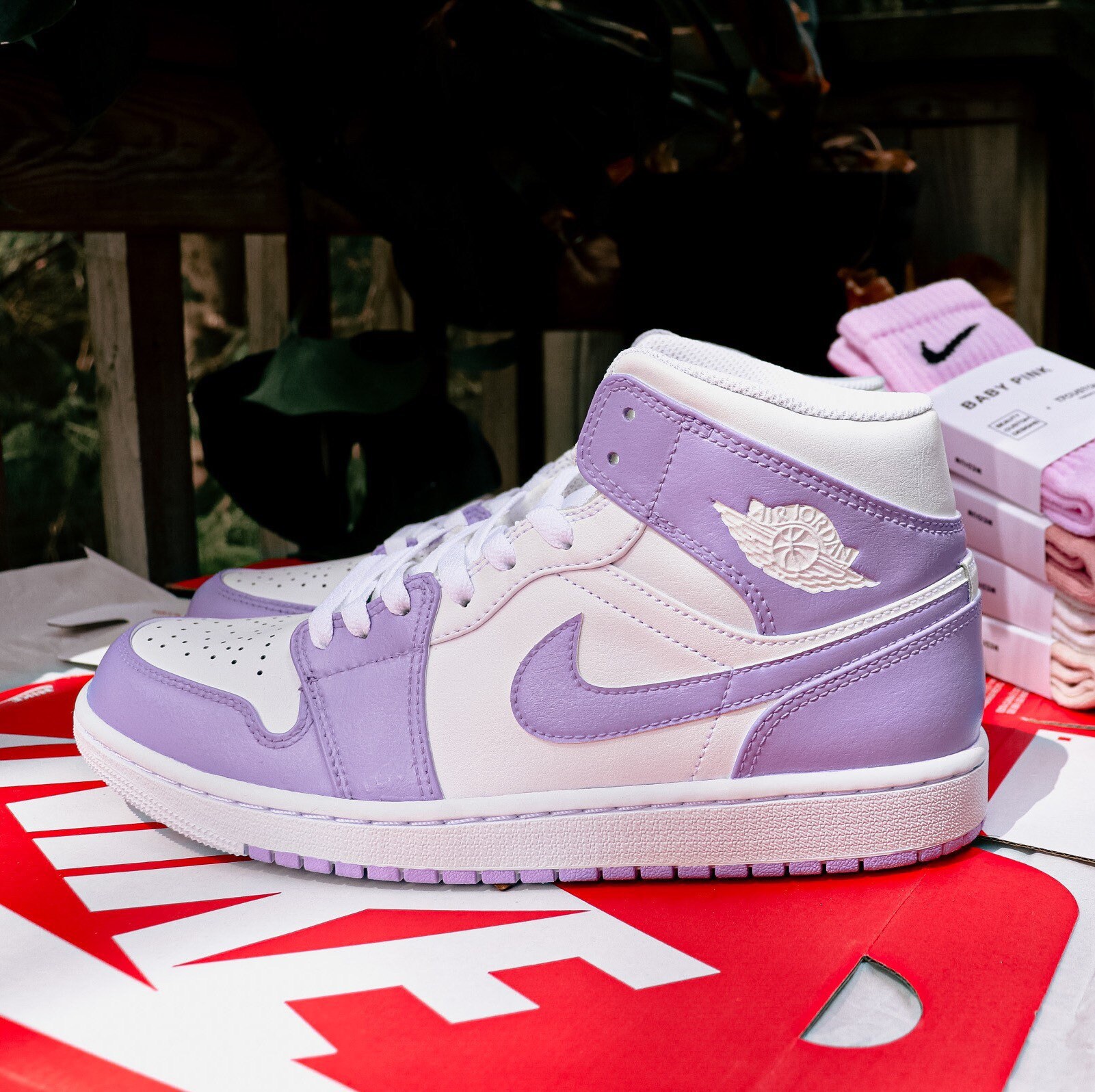 jordan 1 purple light