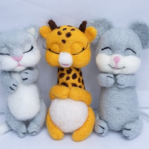 Felted Giraffe, Cat & Mouse Animals Props for Newborn Photography