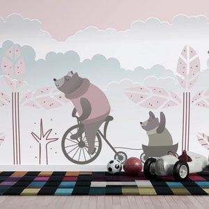 Un oso en bicicleta y su secuaz. Adhesivo de pared despegable y adhesivo. Diseño minimalista escandinavo. Arte de pared extraíble.