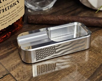 Bandeja para puros con la bandera estadounidense: We The People, tamaño de bolsillo, de aluminio, regalo para él, cenicero para puros, regalo para hombres