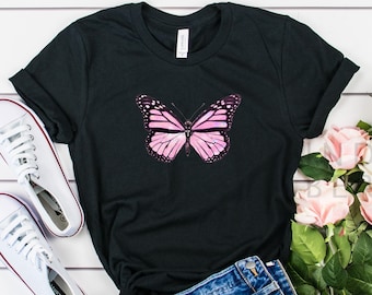 Camisa de mariposa rosa, camisa de mariposa suave, camisa de mariposa de las mujeres, camiseta de la mariposa monarca, ropa estética, mariposa mariposa mariposa