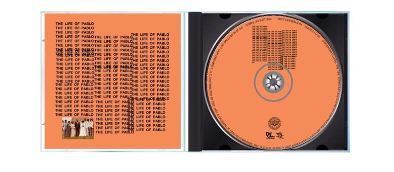 Puede incluir: Una caja de CD abierta que revela un disco y una car&aacute;tula de color naranja quemado. La car&aacute;tula presenta el texto "THE LIFE OF PABLO" repetido verticalmente. El CD es naranja con texto negro y un centro plateado.