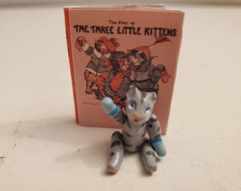 miniature readable book 3 Kittens and mini cat doll