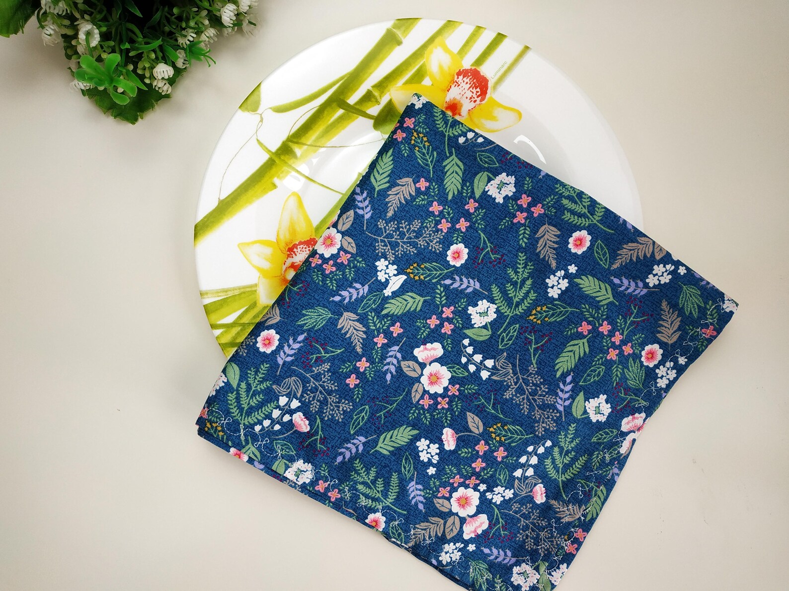 Flowers cloth Napkins Set of 2 4 6 floral dinner Etsy