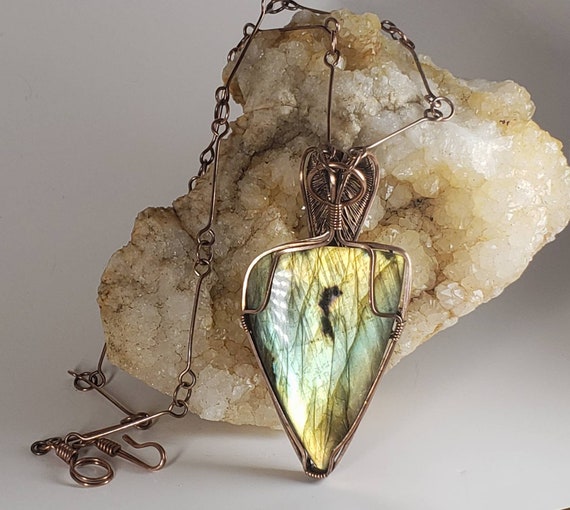 Green Labradorite /& Rainbow Moonstone Copper Wire Wrap Pendant Necklace