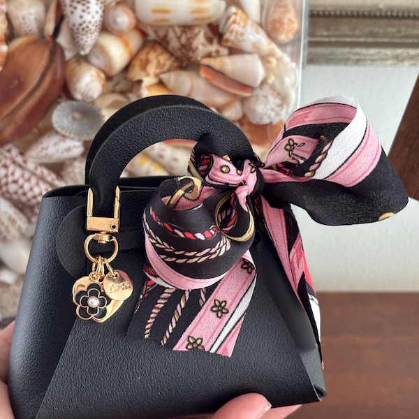 Mini Black gift bag and keychain Camellia, heart and Love