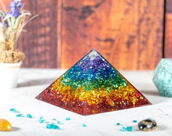 Pirámide de luz arcoíris Pranakristall® - Orgonita - Todos los chakras