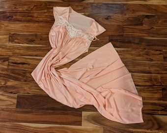 Camisón Vintage 70s JC Penney rosa melocotón claro con encaje y detalle de lazo talla pequeña (S)