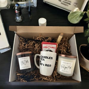 Cozy Gift Box Mini: Candles, Tea, 90s R&B Vibes
