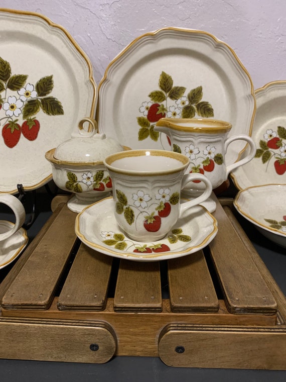 希少 ヴィンテージ MIKASA ペザントリーズ アーリーモーニング ５点セット Mikasa Strawberry Festival EB801 - Etsy Canada