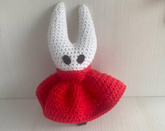 Gehäkelte Hornisse Amigurumi – Handgemachte Hohlritterpuppe, Geek-Geschenk, Gamer-Zimmer-Dekor, Videospiel-Charakter-Figur