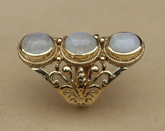 Rainbow Moonstone ring, women Ring, Sterling Silver rings, Promise Rings. White Moonstone Ring-Handmade Ring