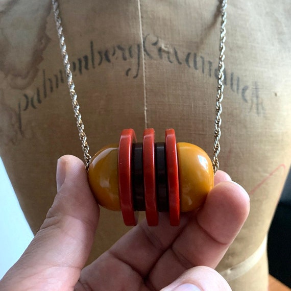 Vintage ART DECO BAKELITE Pendent Neckpiece - image 2