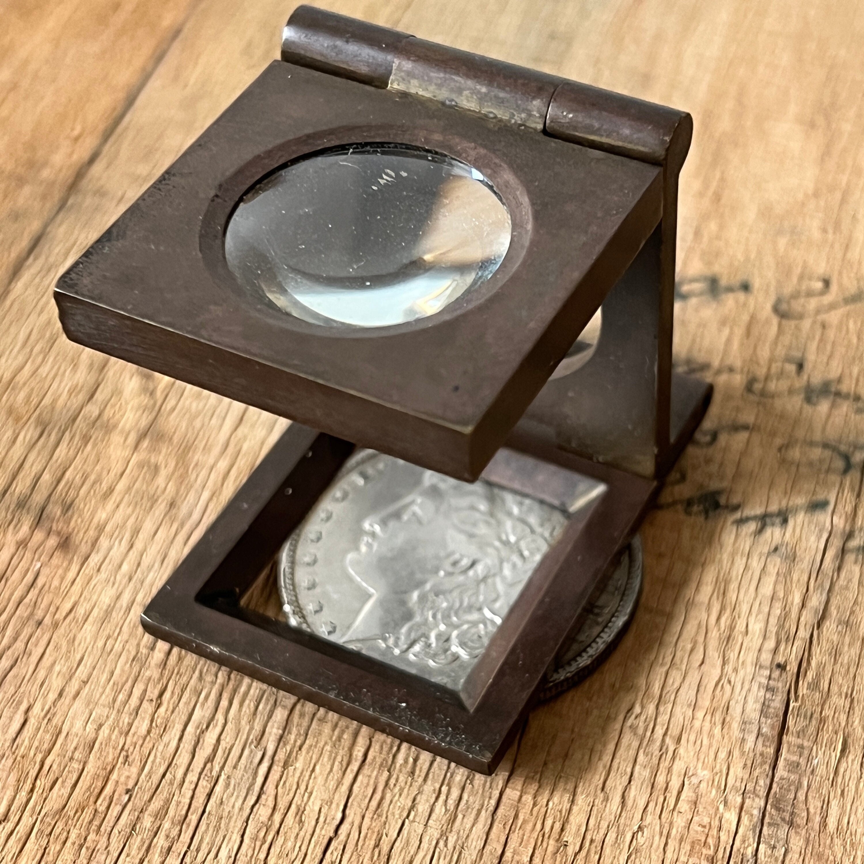  Quality Optics USA Folding Jewelers Loupe Pocket Magnifier (10X  Hasting Triplet) : Arts, Crafts & Sewing