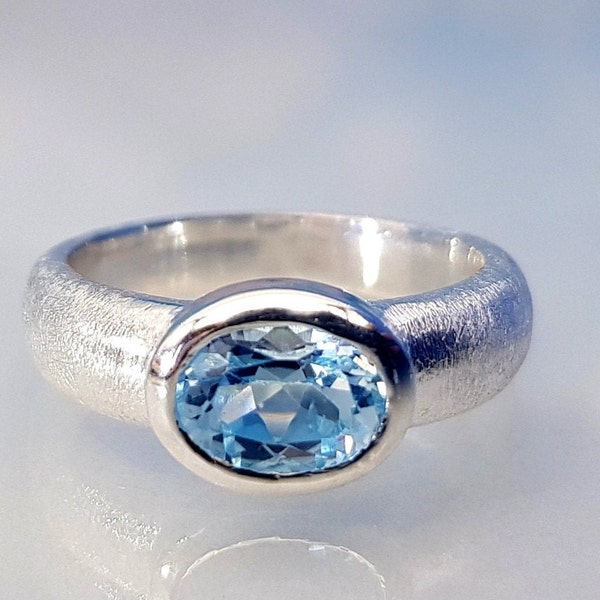 Ring Blauer Topas facettiert Sterlingsilber