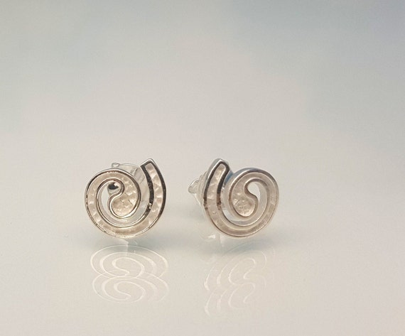 Dew Orecchini A Perno In Argento Sterling 925 – Motivo A Spirale Ispirato Alla Natura – Gioiello Classico E Contemporaneo, Regalo Perfetto Per Ogni Occasione