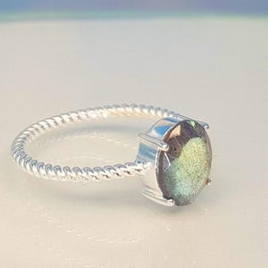 Ring Labradorit oval mit Kordelschiene 925 Silber