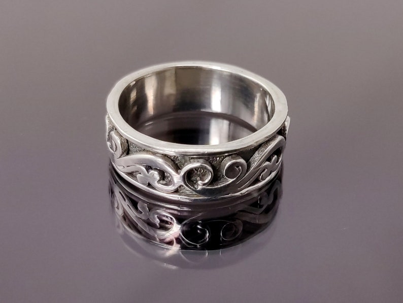 Ring silver rotatable image 5