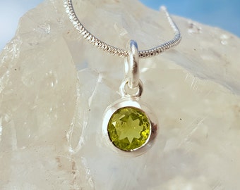 Anhänger Peridot facettiert Silber