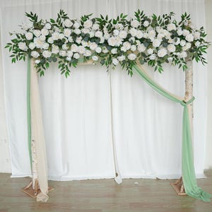 Weißer Elfenbein-Hochzeits-Eckblumen-Weißer Elfenbein-Rosen-Bogen Blumen-Weißer Hochzeits-Eckblumen Swag-Hochzeits-Hintergrund-Gang-Blume