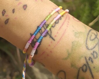 Verstellbares Armband in Pastelltönen, rundes Armband, feines Armband, Pastellarmband