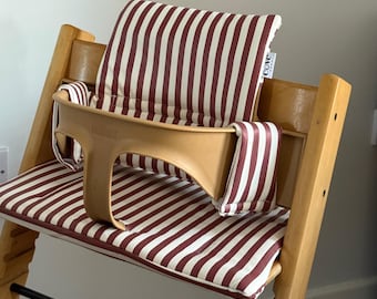 Afveegbaar kussen voor de Stokke Tripp Trapp-kinderstoel - bruin gestreept