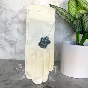 NEW Vintage 1950s Women’s White Kid Leather Driving Gloves – Size 6 3/4 – Guante Varade Madrid – Beautiful Butter Soft with Knot Detail