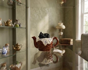 Antyczny czajnik Tony Carter w miniaturze z kotem śpiącym w koszyku z czarnym kotem, nowość, ceramiczny czajnik, wyprodukowany w Anglii, naprawa w stanie, w jakim się znajduje, kolekcjonerski
