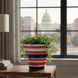 Maceta de barril de cerámica española pintada a mano. Maceta patriótica en rojo, blanco y azul con drenaje. Decoración para jardín interior y exterior.