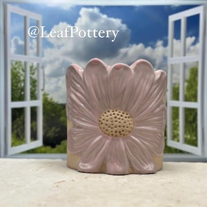 Flower Pink/Beige (SM) Ceramic Planter without drainage hole/Planters and pots/Ceramic Planters/Plant Pot/Indoor Planters/Planters/Gift
