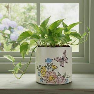 Hand-Painted Floral Butterfly Ceramic Planter – 5" Beige Barrel Pot with Drainage – Colorful Indoor/Outdoor Flower Pot – Garden Decor Gift
