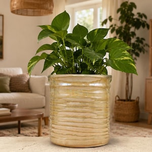 Maceta de cerámica iridiscente de 10 cm / Maceta texturizada acanalada, esmalte perlado beige brillante, decoración moderna bohemia para el hogar, maceta sin drenaje.