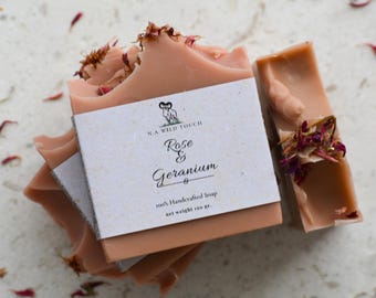 Barra de Rosa y Geranio – Vegana, Natural, Proceso en Frío – Regalo Floral Artesanal para el Cuidado de la Piel