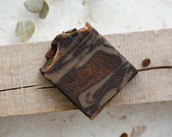 Mydło peelingujące Coffee Scrub Bar – Wegańskie mydło złuszczające – Naturalny, ręcznie robiony prezent aromaterapeutyczny
