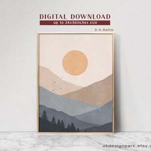 Pode incluir: Impress&atilde;o digital de arte abstrata com uma paisagem estilizada com um grande sol laranja, montanhas azuis e marrons e uma fileira de &aacute;rvores verde-escuras em primeiro plano.