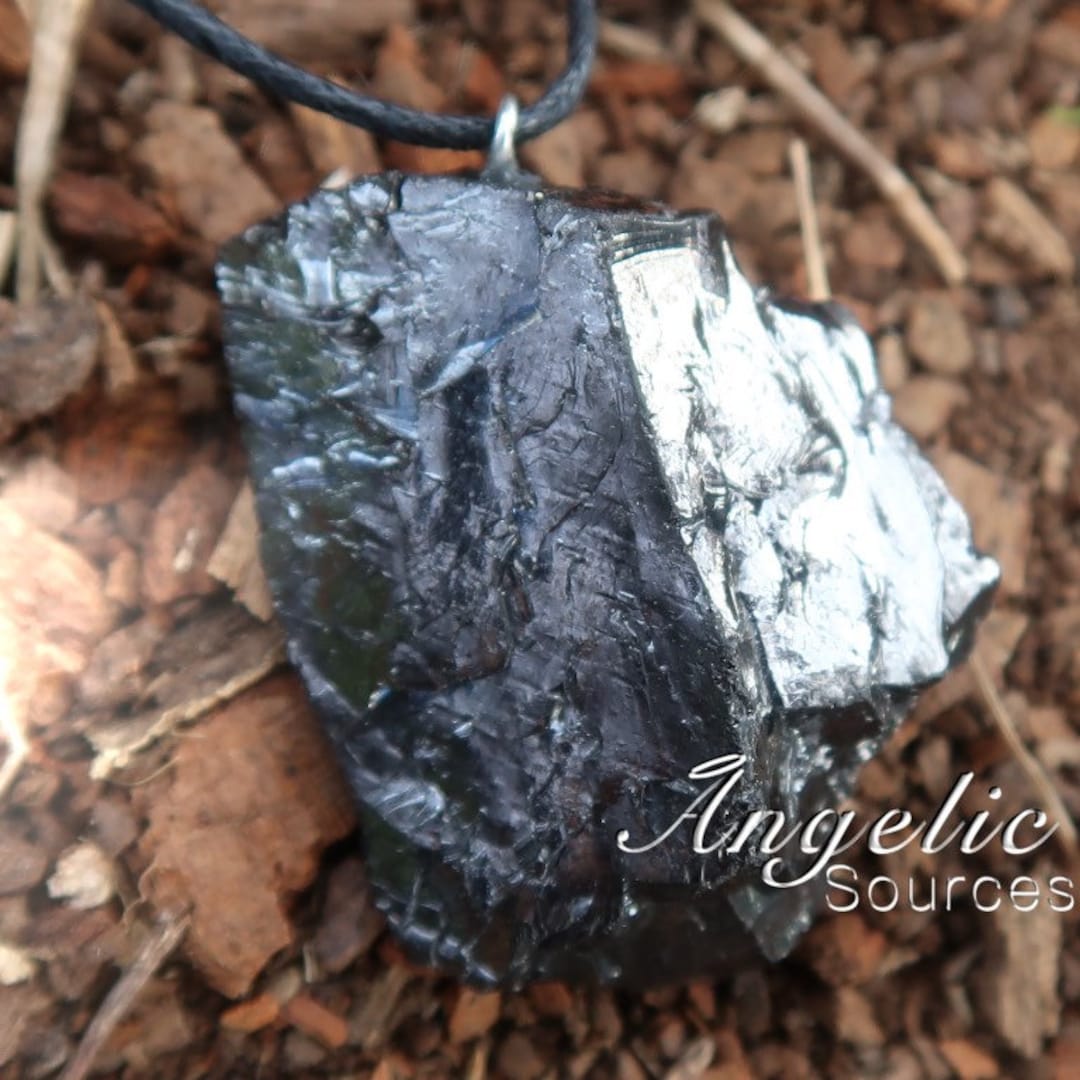 Pendentif de shungite ovale - Le Dos Agile